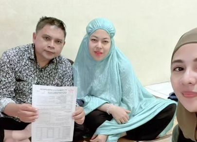 Pak Amir dan Ibu Fia telah Membeli 1 Unit Rumah 2 Lantai Tipe Selanica Cluster Llanos